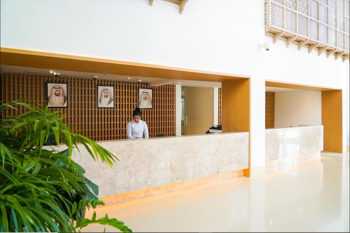 Andalus Al Seef Resort & Spa Abu Dhabi Exteriör bild